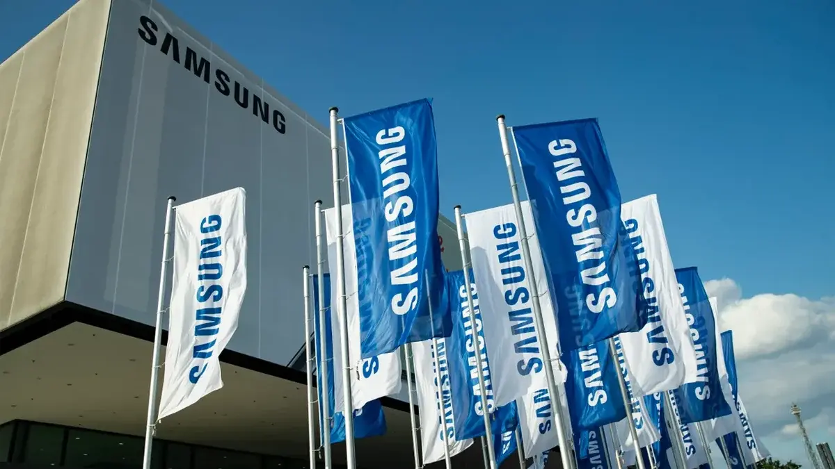 Samsung profit drops
