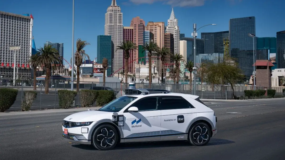Motional robotaxis on Uber app