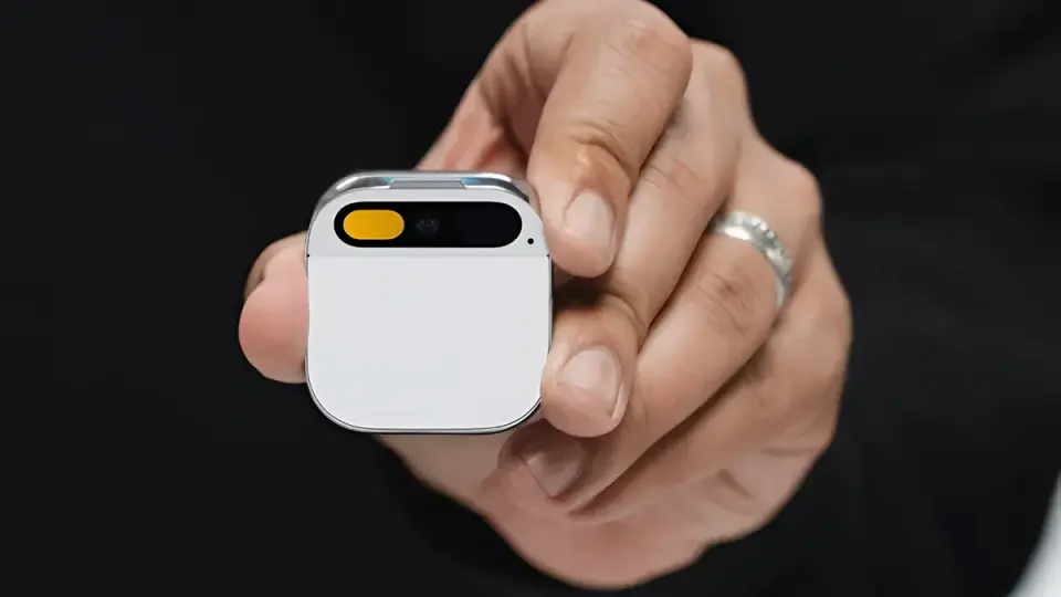 The Humane AI Pin Failure: A $700 Lesson in Product Strategy and Market Reality The $699 Humane AI Pin promised to replace smartphones but failed. Explore key lessons for businesses from its downfall from user experience to ecosystem strategy.