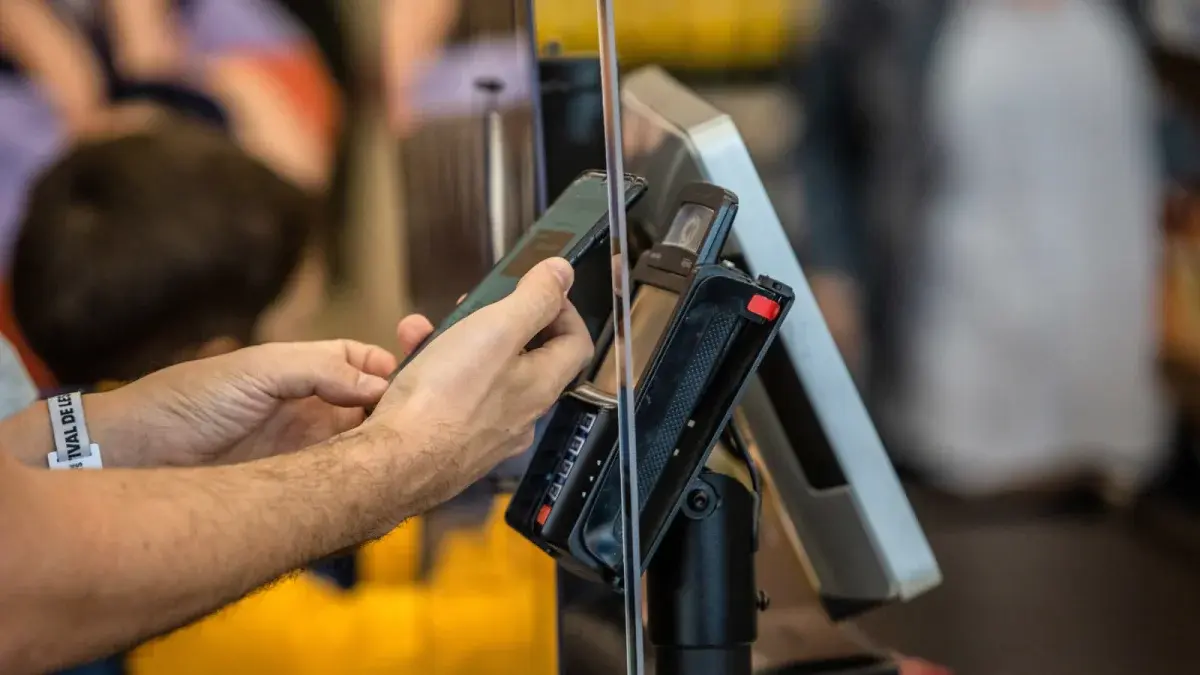Fintech Valuations Plunge as Investment Focus Shifts Fintech valuation plunge