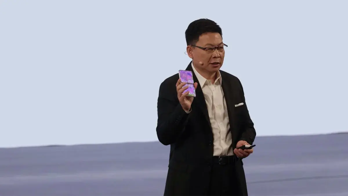 Huawei Shifts to Android, Launches Foldable Pura X Smartphone on HarmonyOS 5 Huawei Pura X