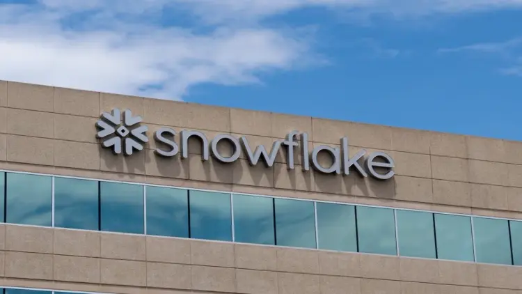 Cloud Data Giant, Snowflake Partners with Acxiom to Supercharge AI Marketing Cloud Data Giant, Snowflake Partners with Acxiom to Supercharge AI Marketing - TechResearch