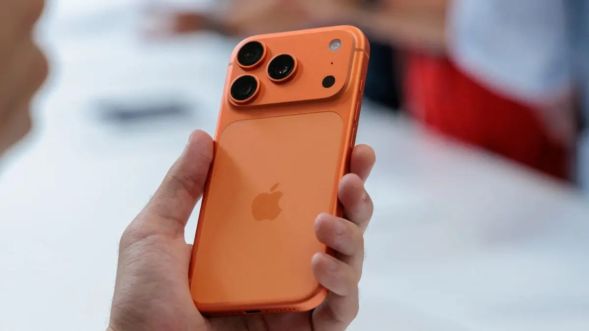 Apple Expected to Report Strong Q3 Earnings Boosted by iPhone 17 Sales Apple iPhone sales boost