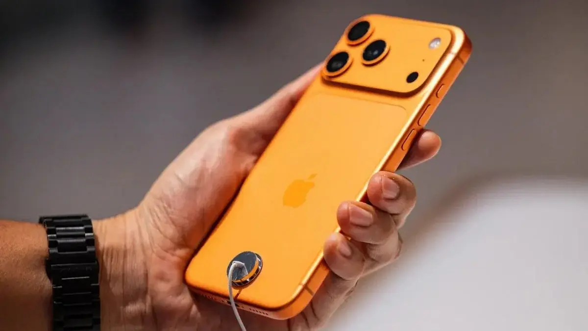 Can iPhone 17 Sales Push Apple’s Market Valuation Past the $4 Trillion Mark? Apple nears 4 trillion valuation