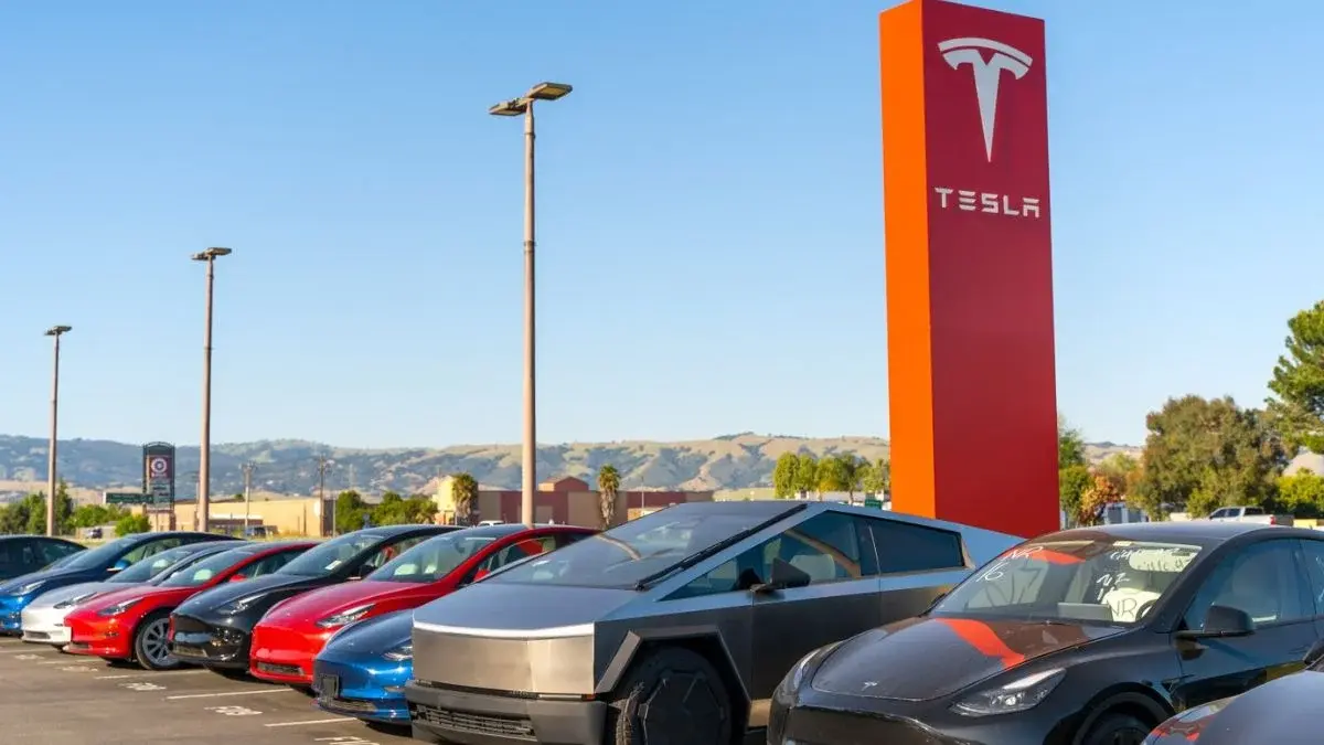 Analysts Project an 11.8% Drop in Tesla Q1 Deliveries Amidst Tightening Competition Tesla Q1 deliveries 2026 decline